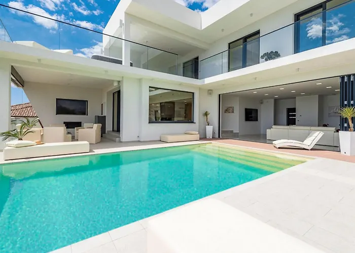 Michel By Interhome فيلة